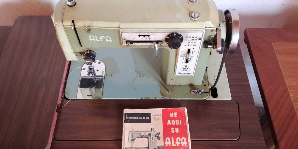 Máquina de Costura ALFA - Em excelente estado - 1969