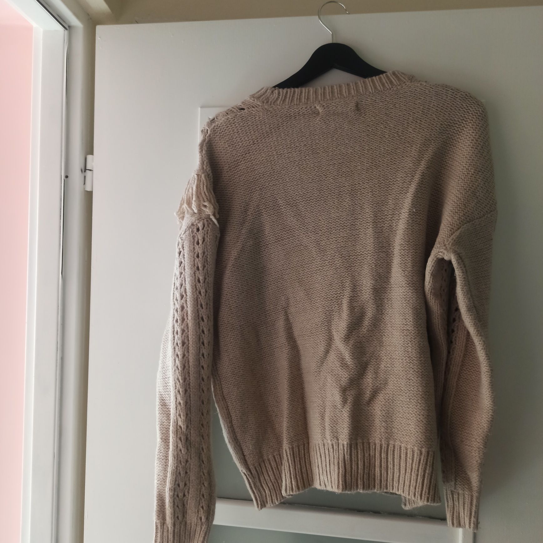 Sweter z frędzlami 40 L reserved