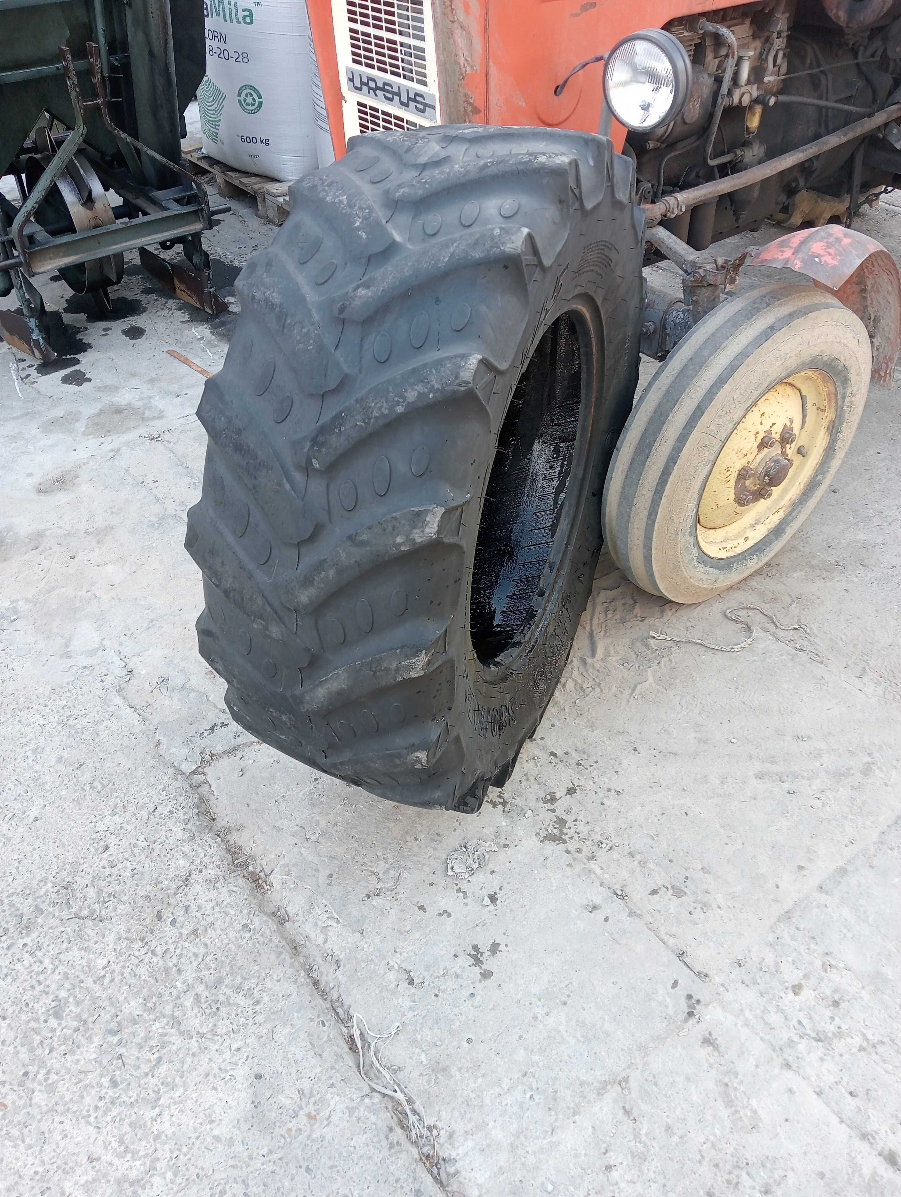 Opona BKT 380/70 R24 Agri Max RT765B