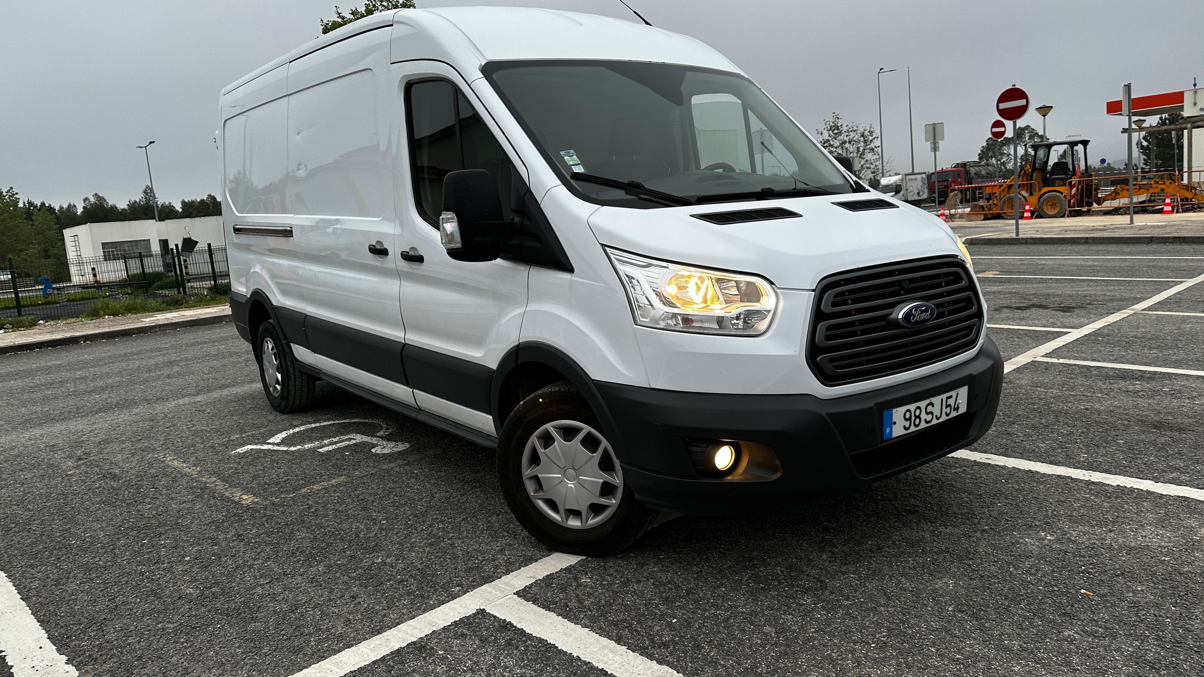 Ford Transit 2017 impecável pronta a trabalhar