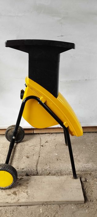 Rozdrabniacz rębak do gałęzi Rok Gwarancji + worki