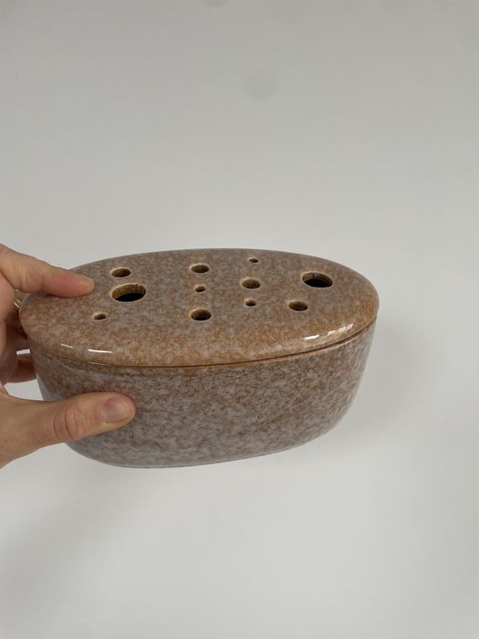 Wazon ceramiczny z dziurkami