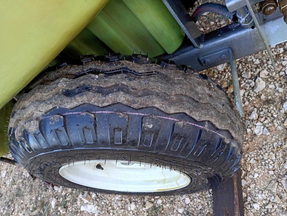 pulverizador rebocável 1000L ROCHA