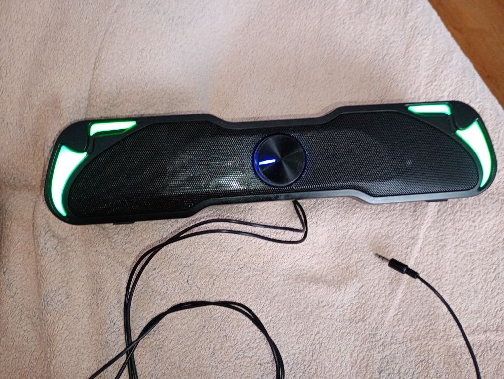 Głosnik USB . . .