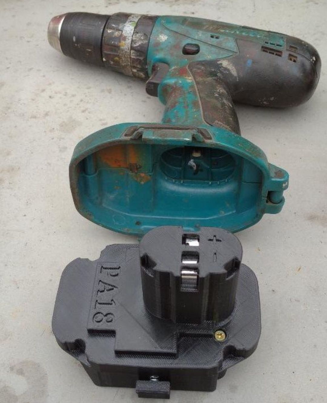 Adapter Makita PA18 na baterie Milwaukee M18