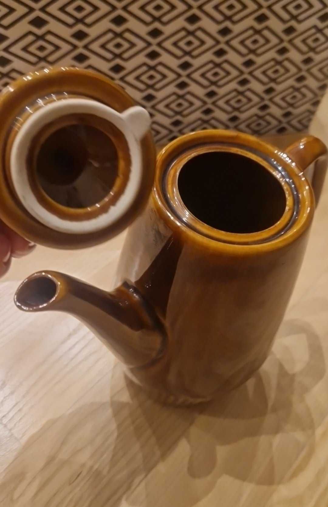 Dzbanek z Zakładu Porcelitu w Pruszkowie fason Iga