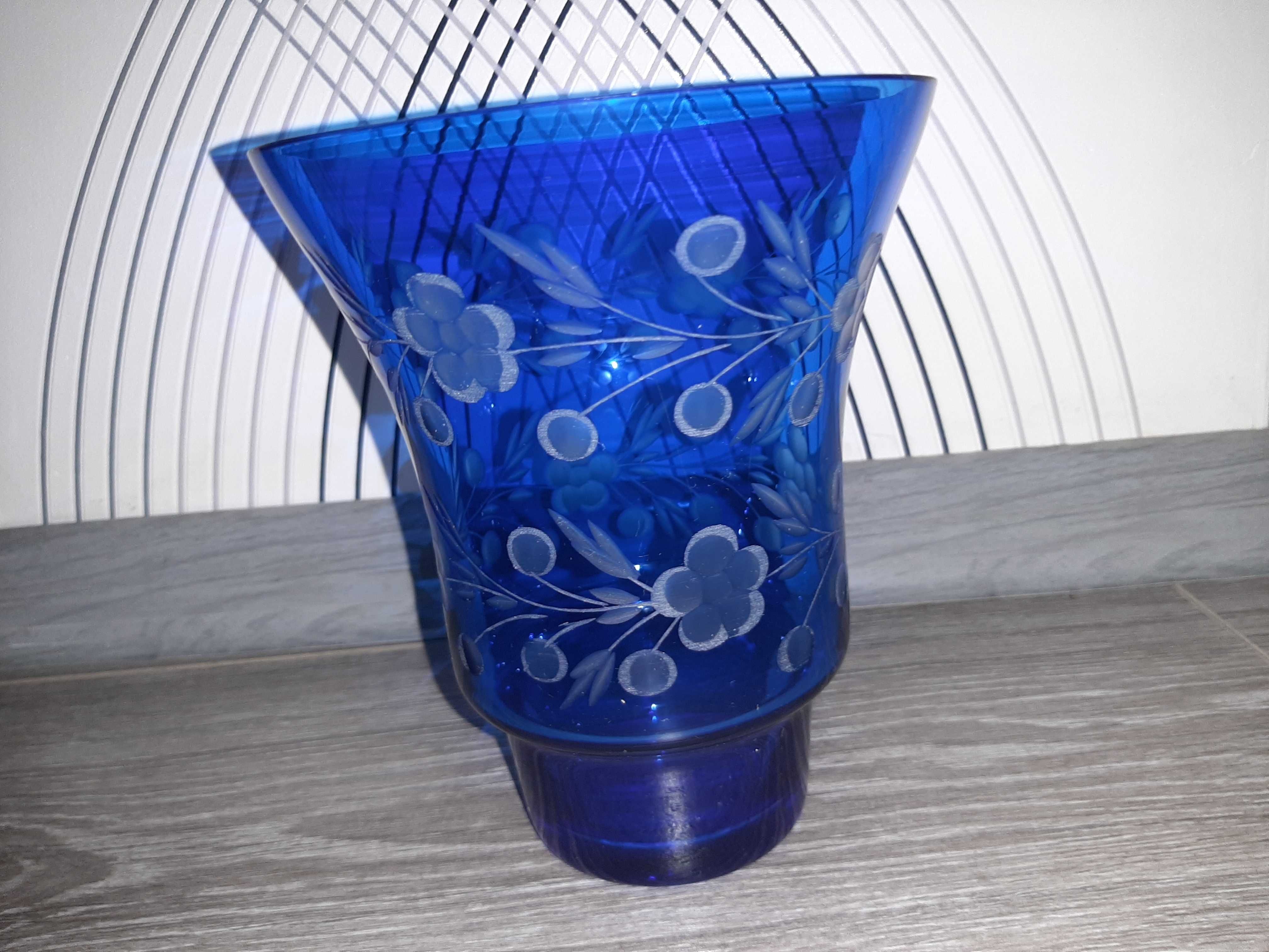 ваза 19 см цветное стекло СССР Львов кобальт