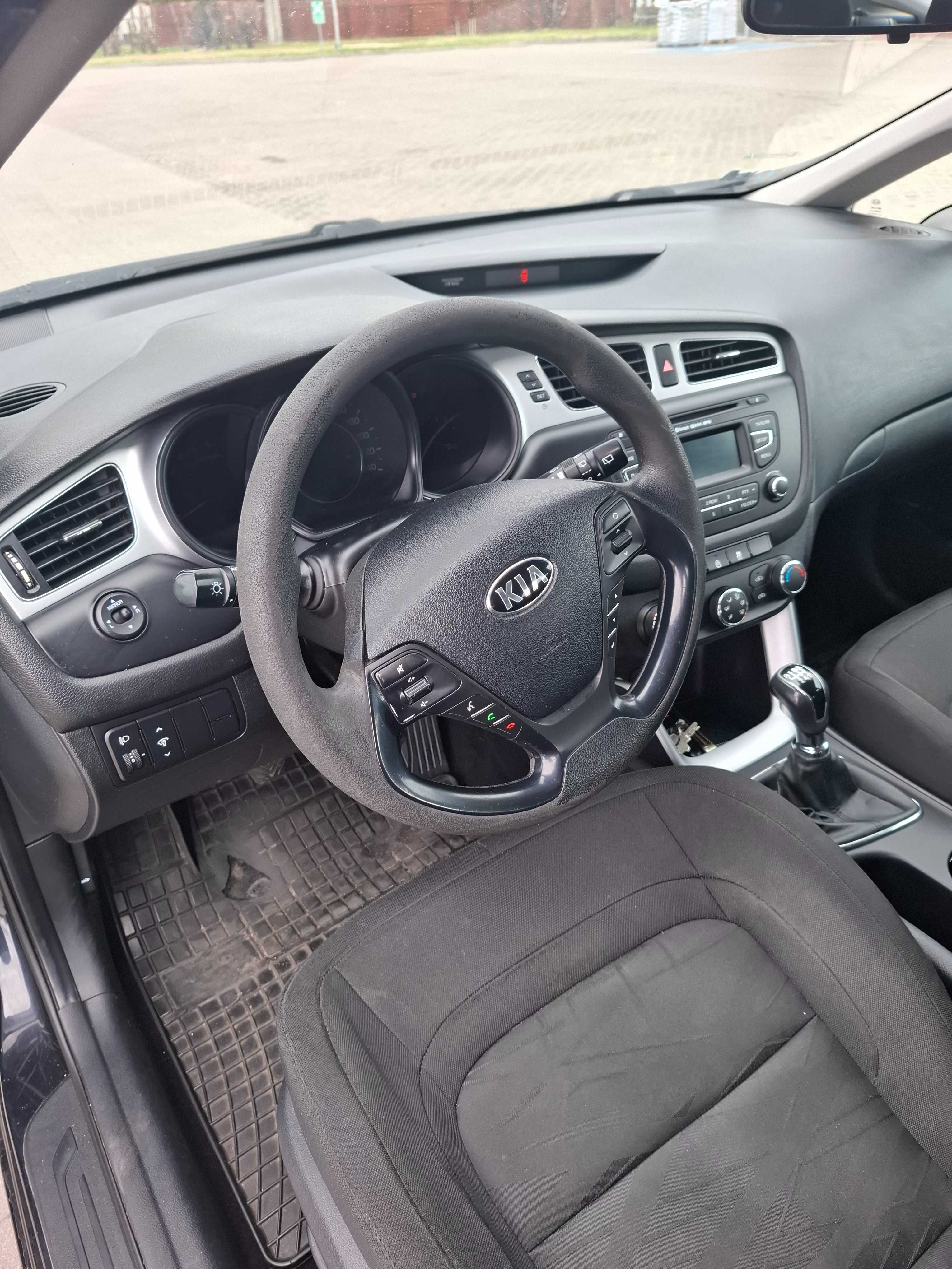 KIA CEE'D kombi, 1.4 diesel, przebieg 212 tys. bezwypadkowy