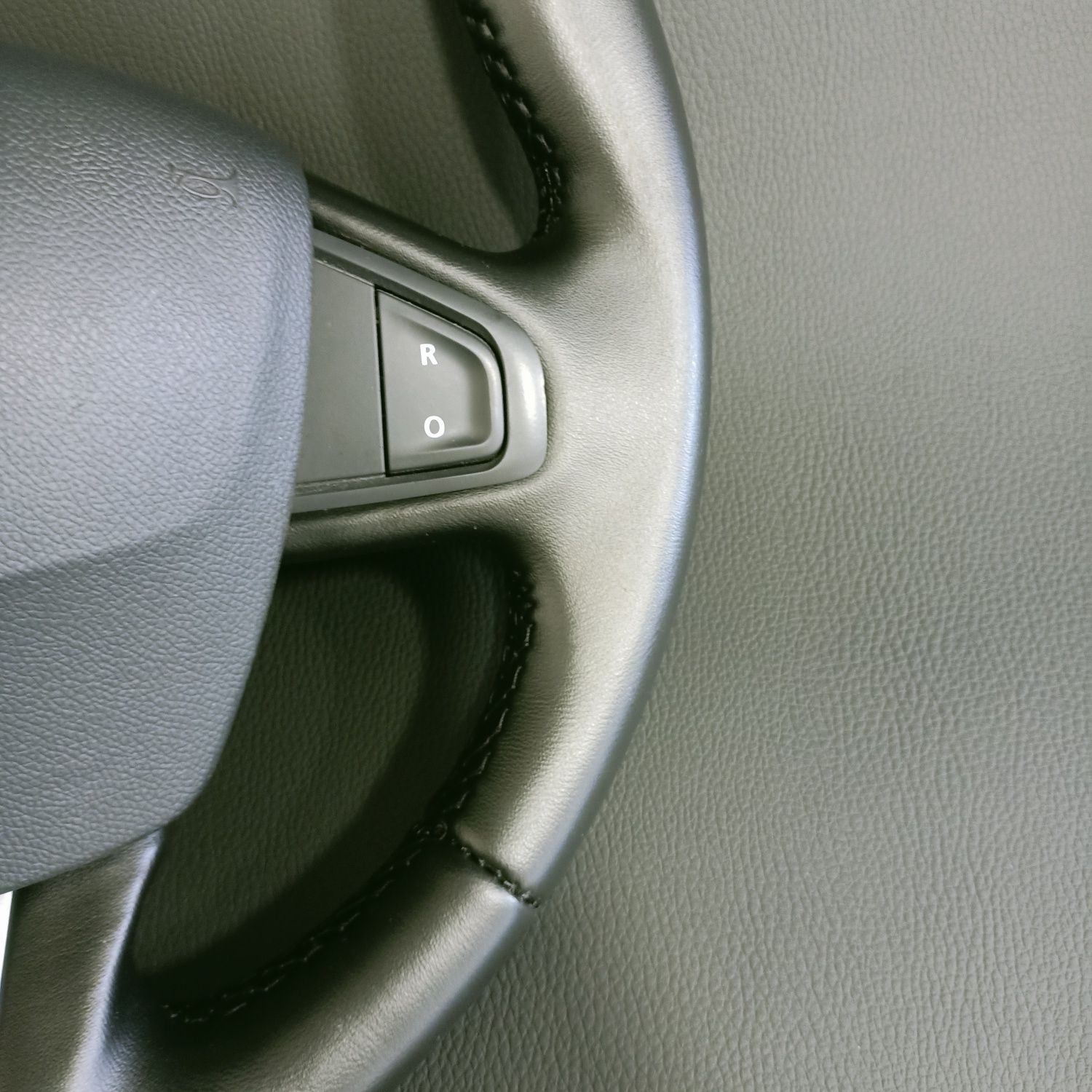 Руль renault megane 3 scenic 3 Рено меган 3 сценик 3 на ОБМІН