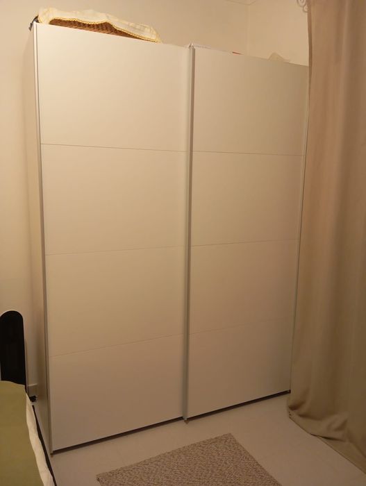 Roupeiro em estado de conservação