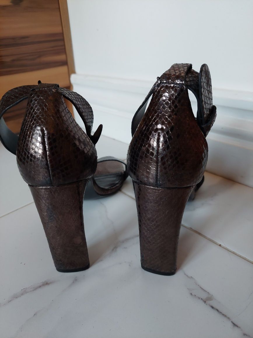 Buty na słupku ściętym Zara Basic rozm. 40-41