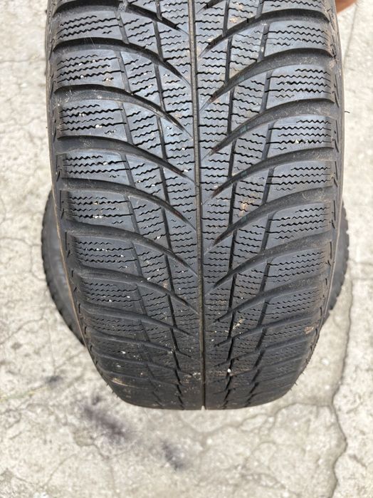 Bridgestone blizzak lm001 205/55/16