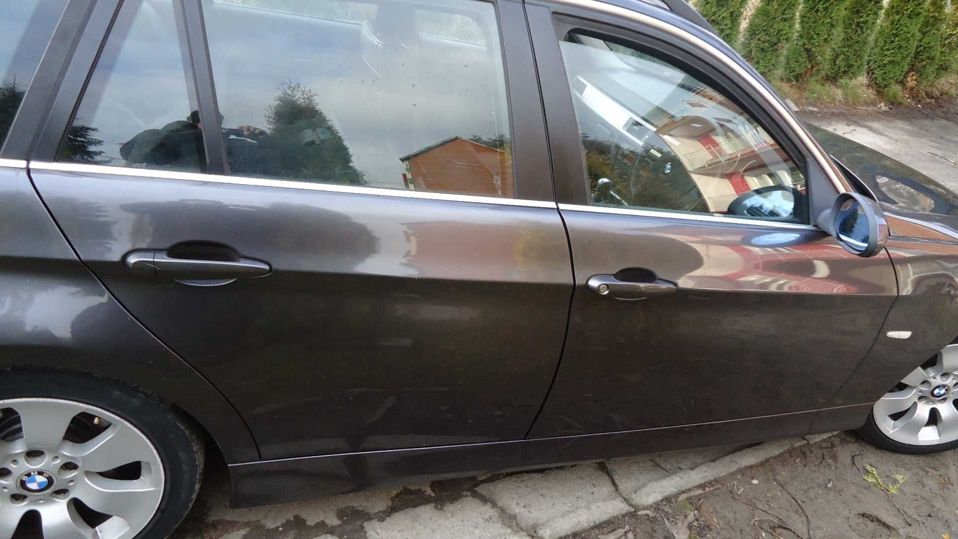 Drzwi prawy tył BMW E90 BLACK SAPPHIRE Metallic