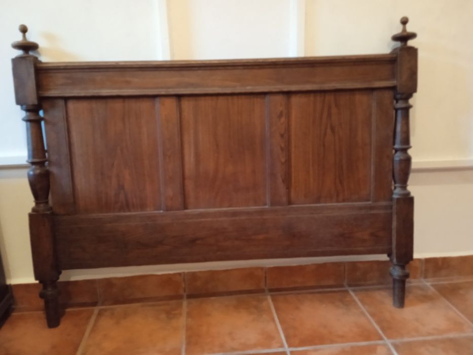 Cama de casal e colchao