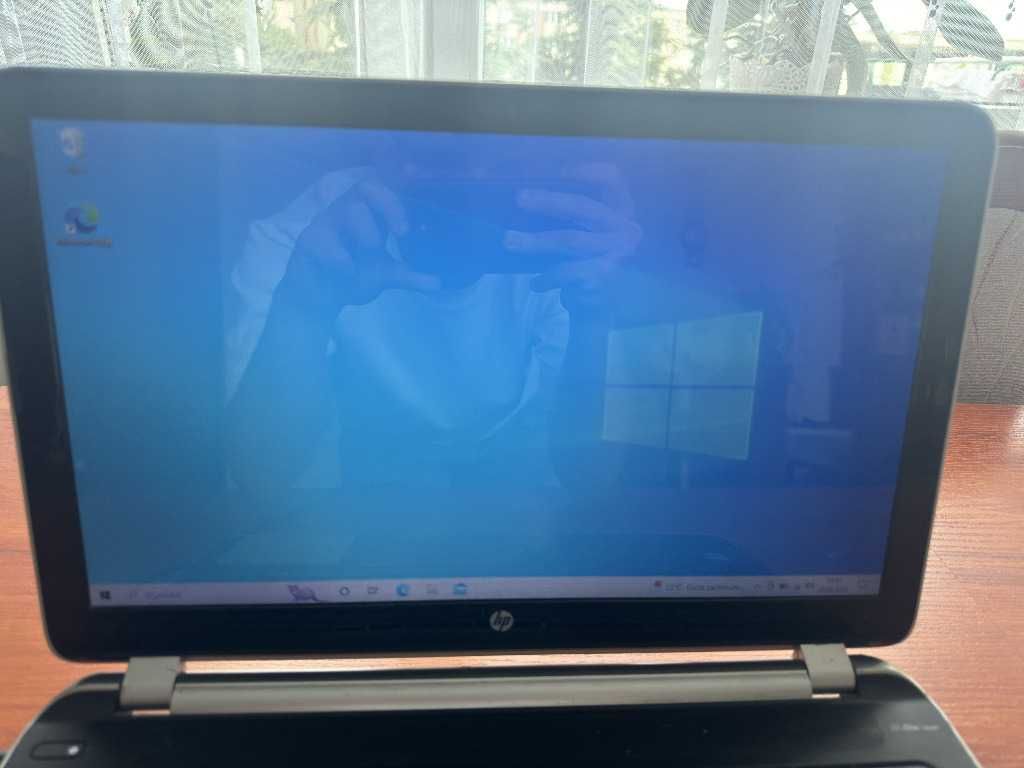 Laptop HP Pavilon 15.Zainstalowany windows 10.