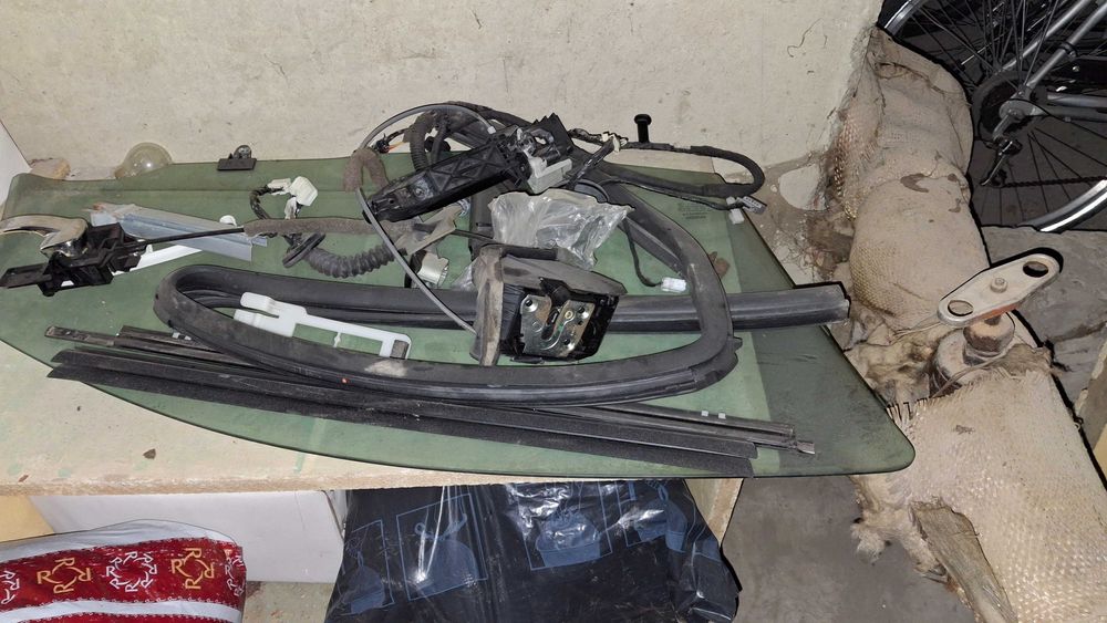 Скло переднє і склопідйомник nissan qashqai