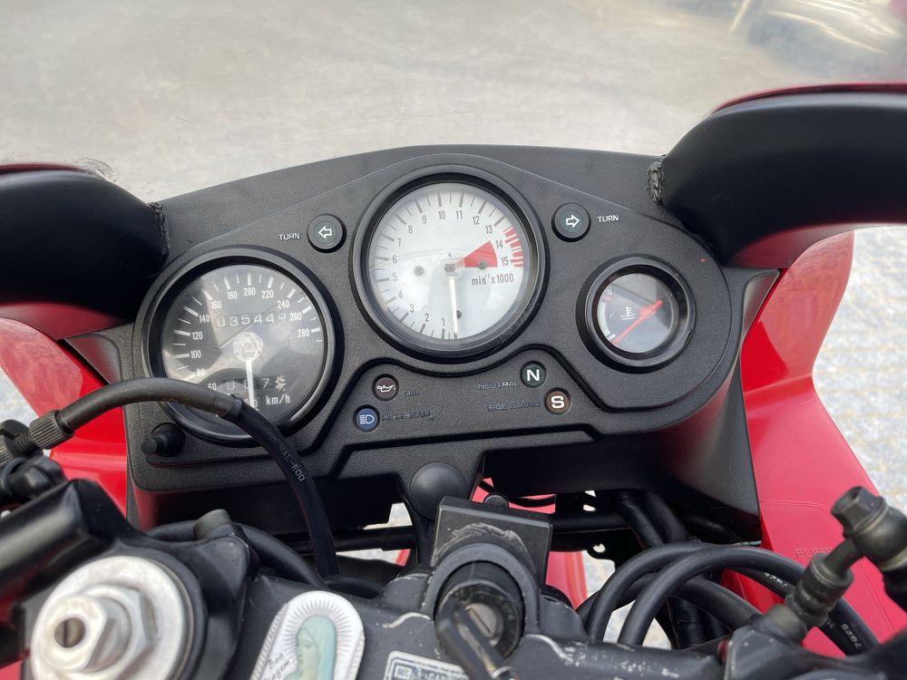 Honda CBR 600 em bom estado