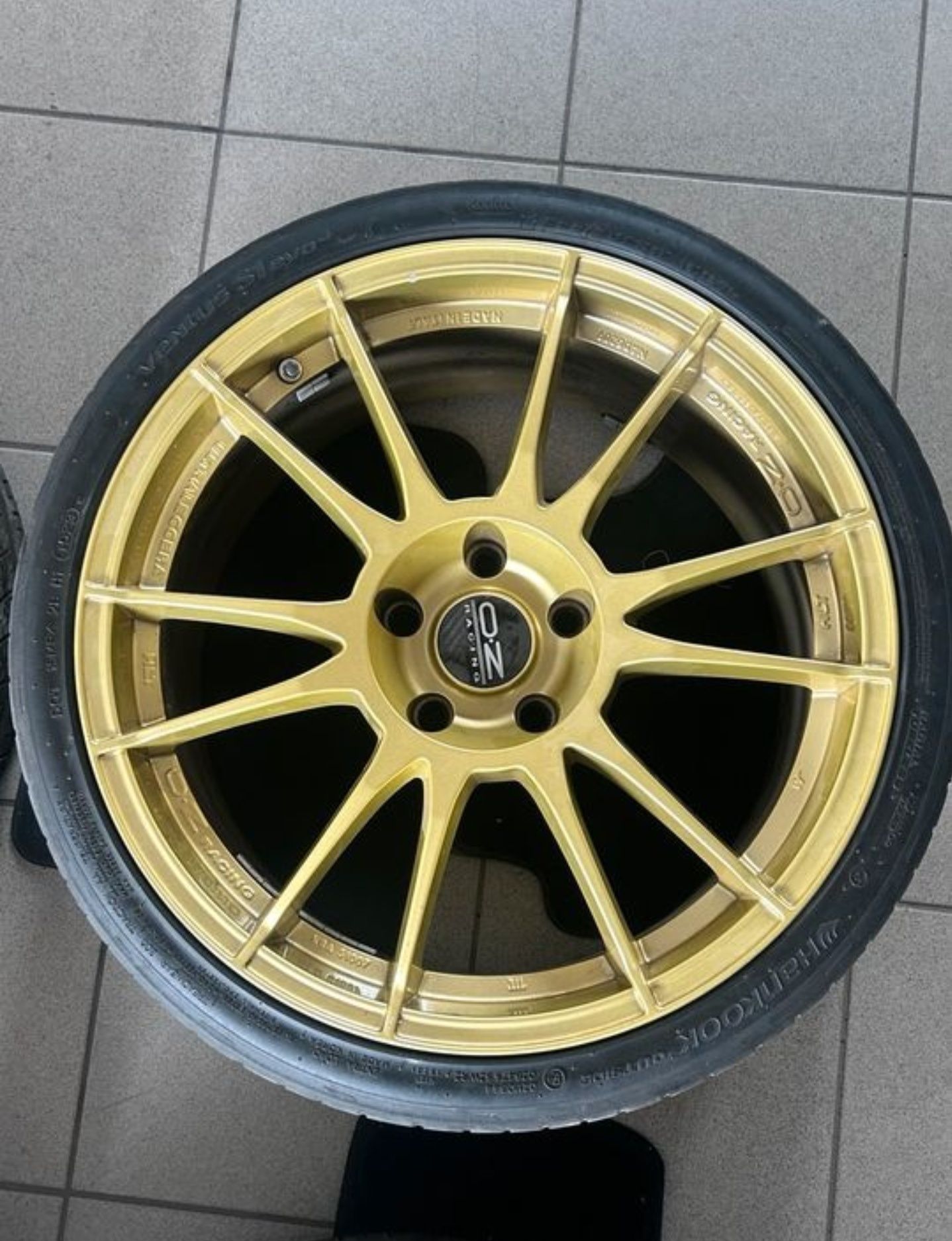 Jantes 19 Oz Ultraleggera HLT 5x120 com pneus