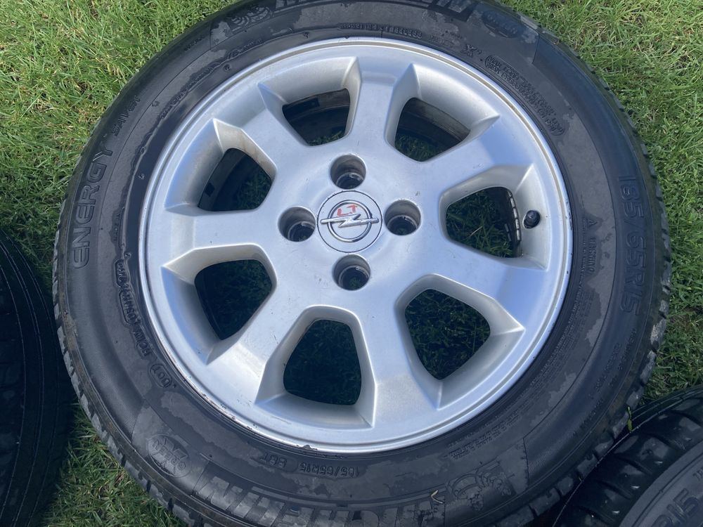 Alufelgi 4x 100 4 sztuki z Astry G