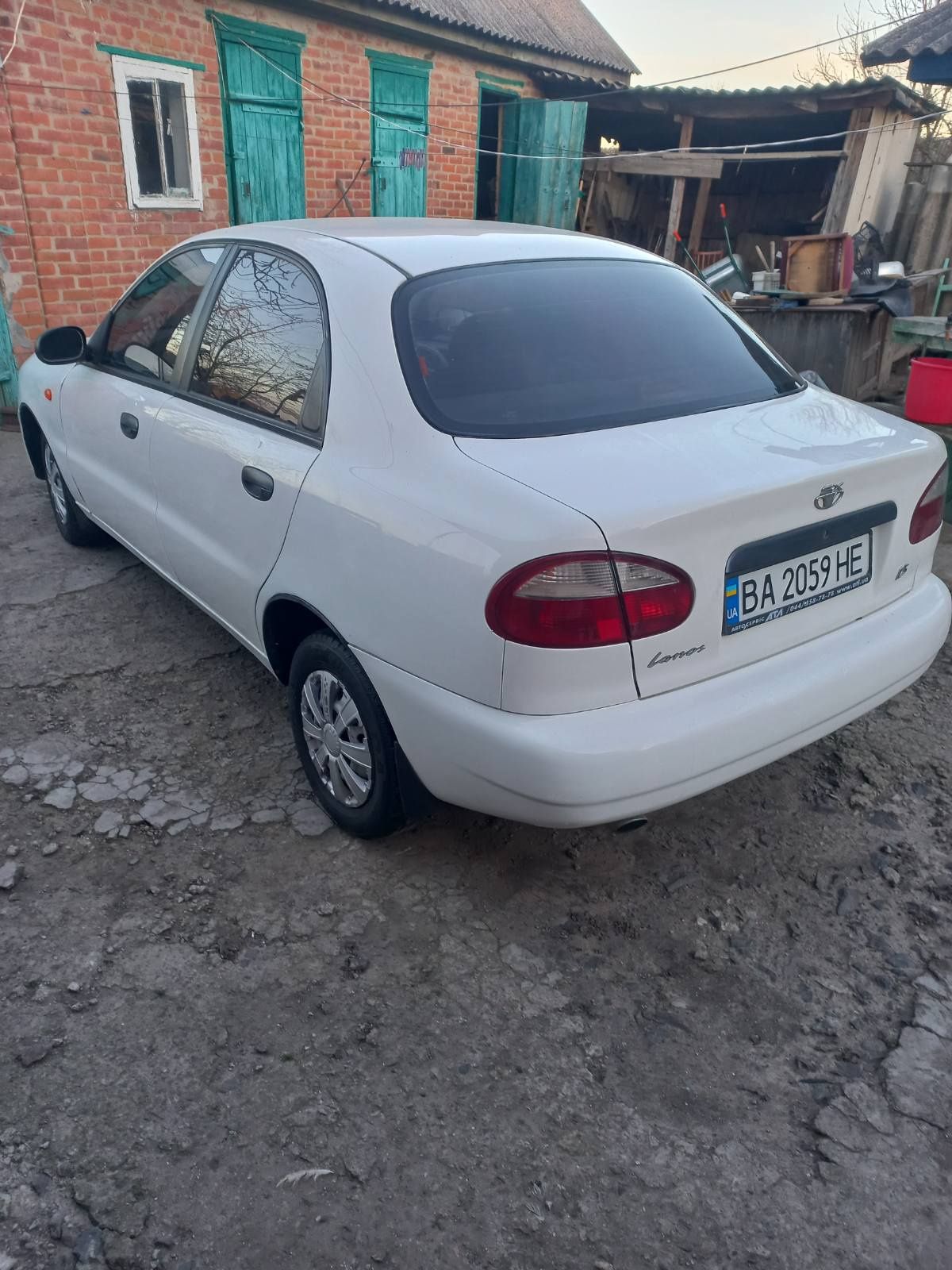 Автомобиль Daewoo lanos