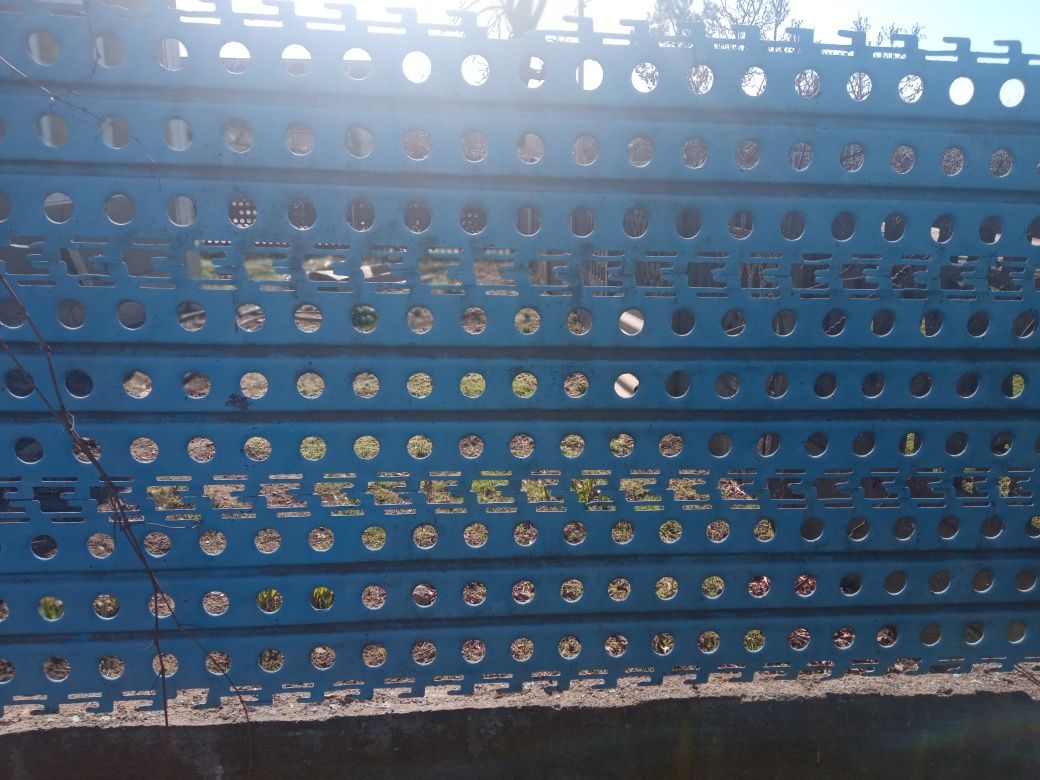 Металлические аэропортные плиты К1Д, забор