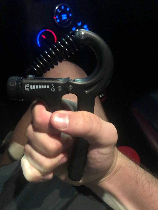 Тренажер R-Shaped Spring Grip для тренировки силы кисти и мышц рук