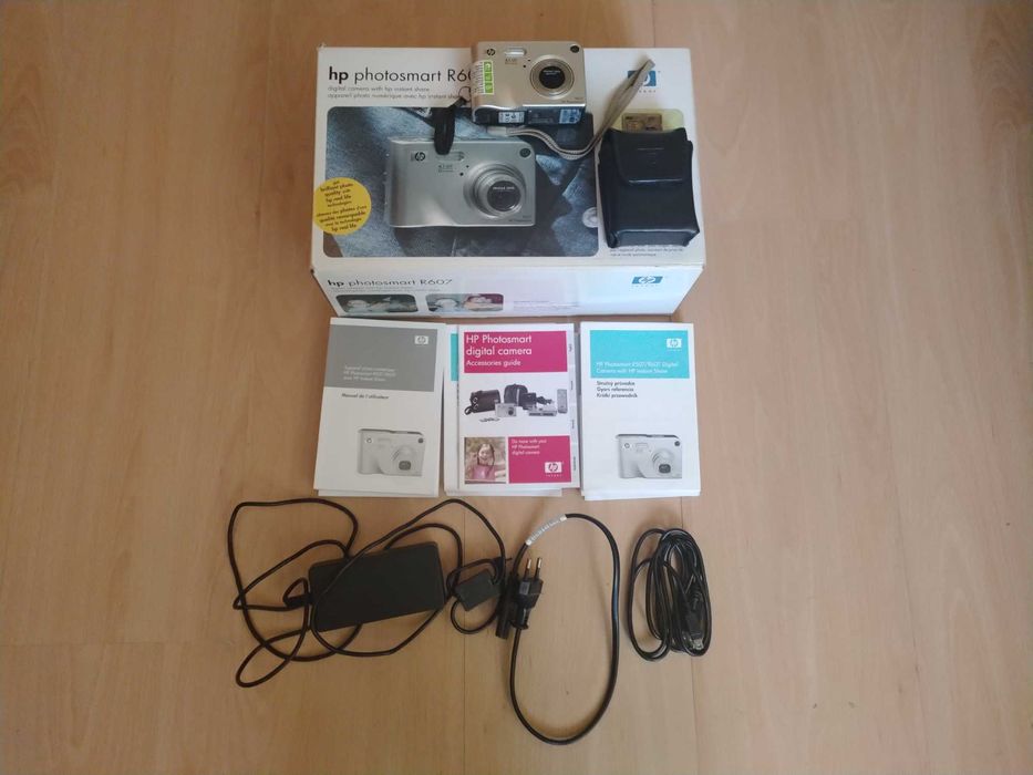 aparat cyfrowy HP R607 wraz z kompletnym zestawem