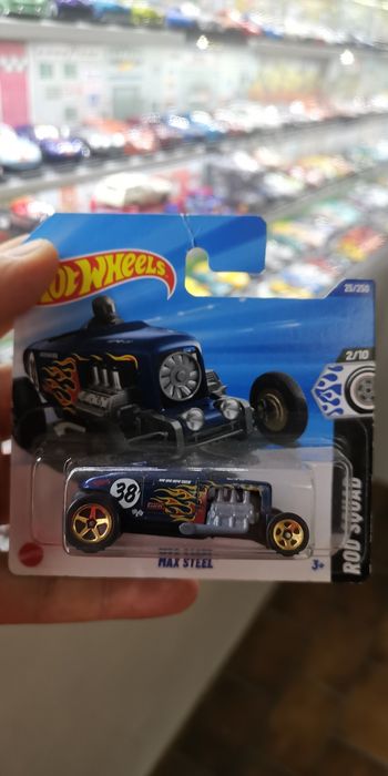 Hotwheels novos e embalados