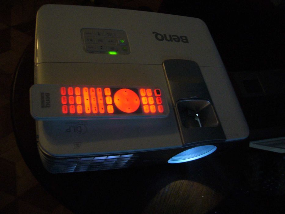 Projektor benq W1070