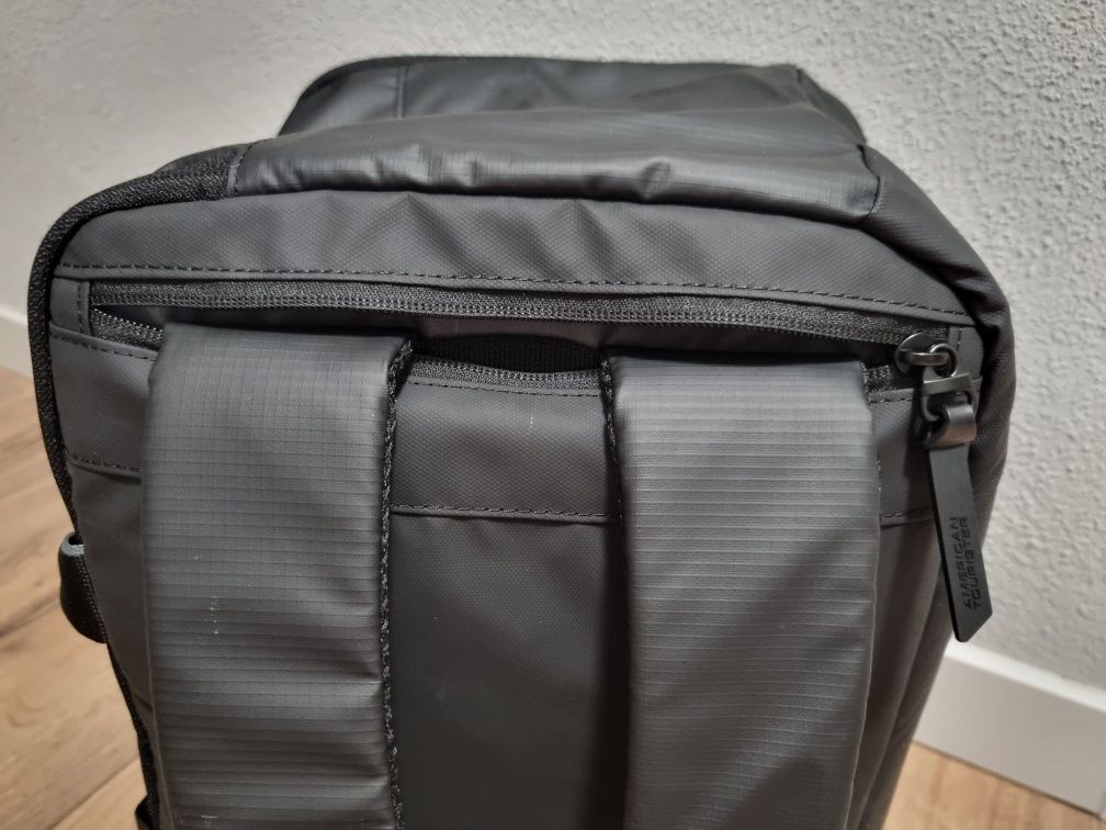 Torba American Tourister z funkcją plecaka do samolotu Ryanair