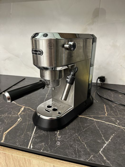 Продам кавоварку Delonghi в харошому стані користувалися мало часу