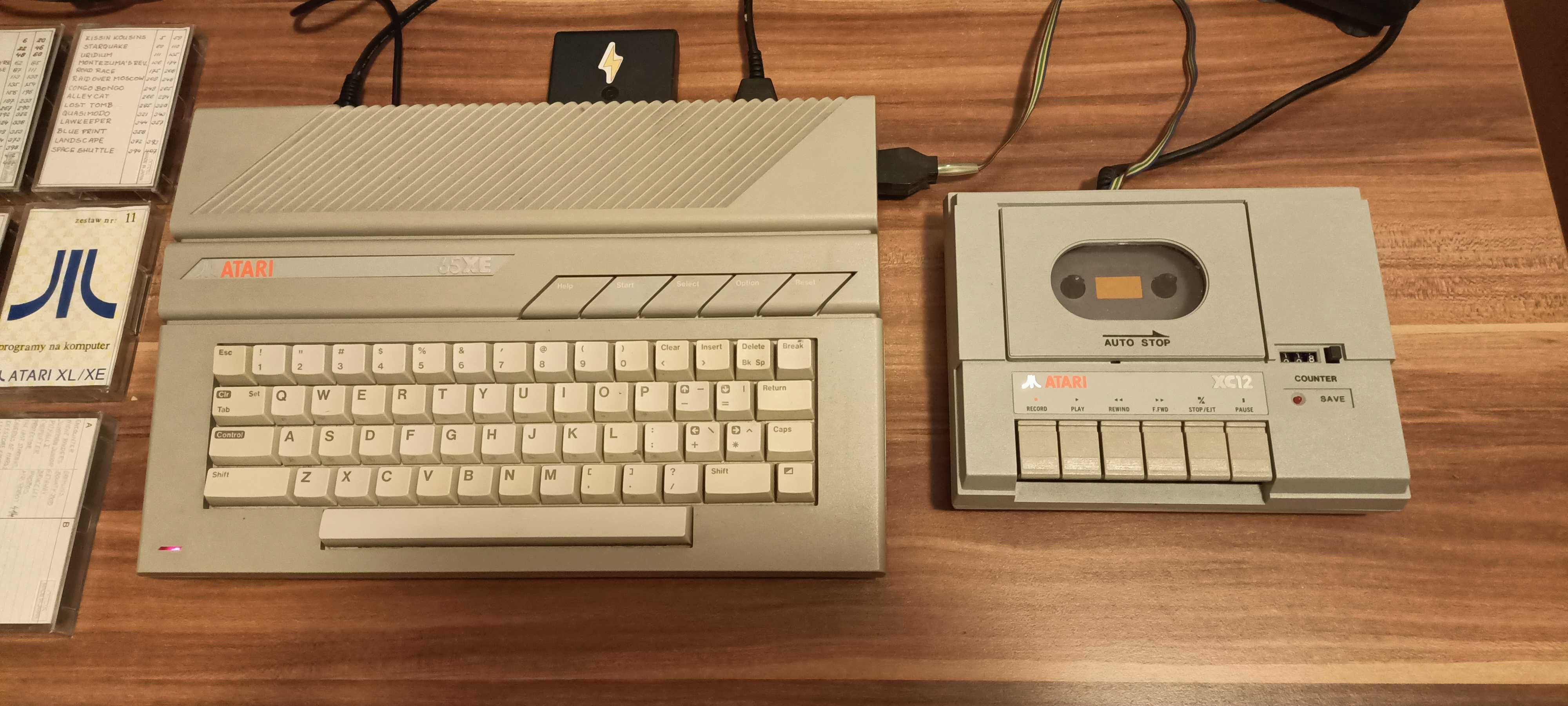 Atari 65XE +K.S.O.2t11 + XC12 + Joysticki + TV Neptun 171 +okablowanie