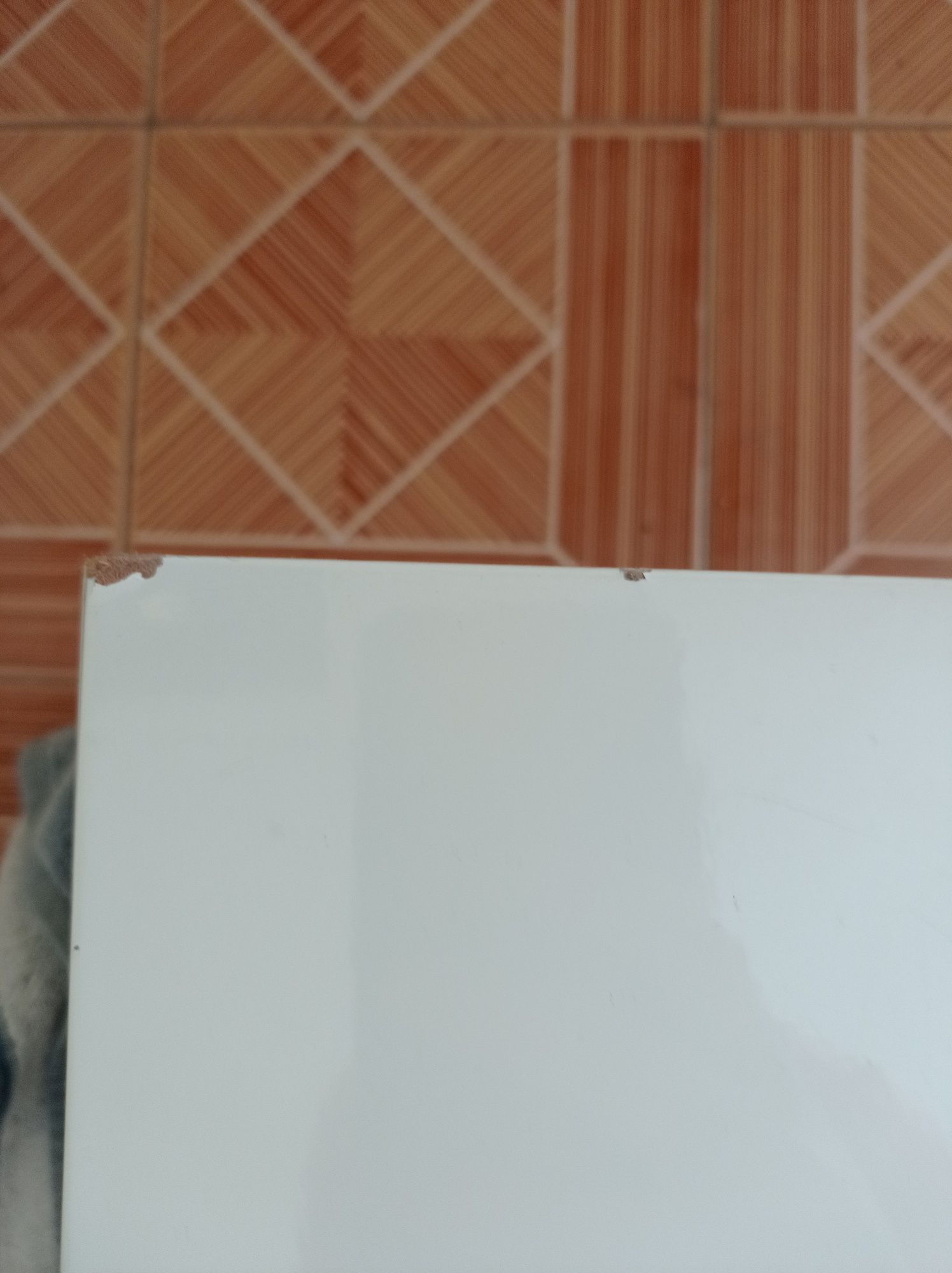 Móvel suspenso lacado branco
