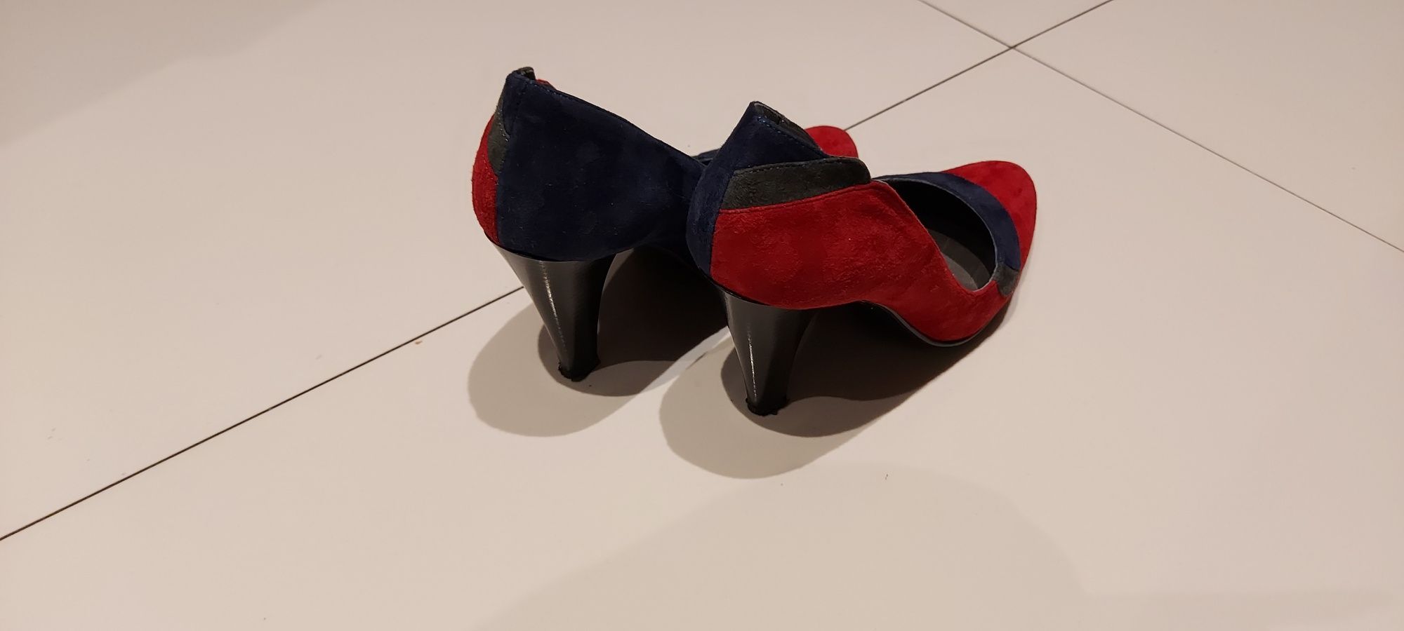 Eleganckie buty na obcasie EBATA rozmiar 38