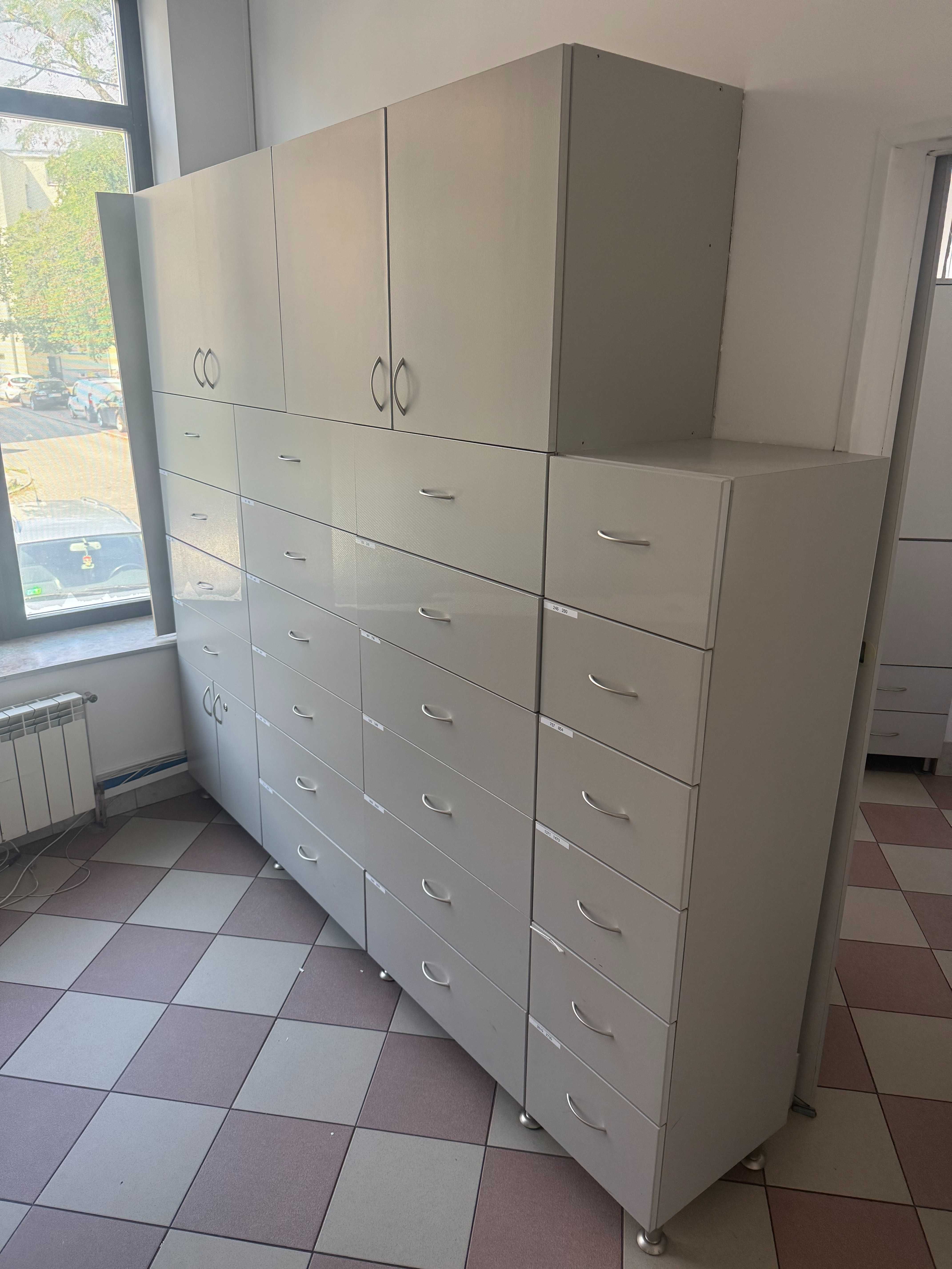 Meble , szuflady do recepcji lub garażu