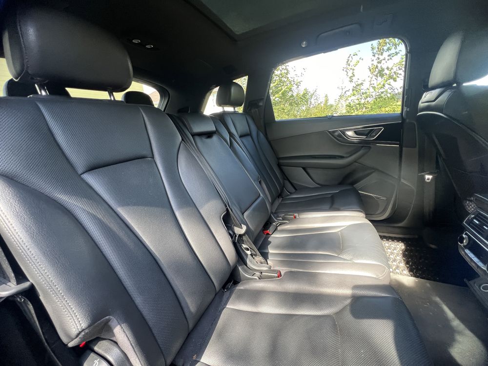 Продаж  Audi Q7 ,