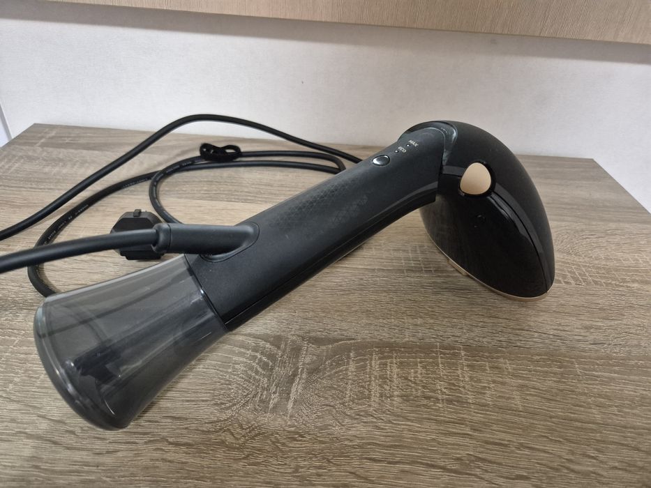 Отпариватель ручной Philips 7000 sth7060