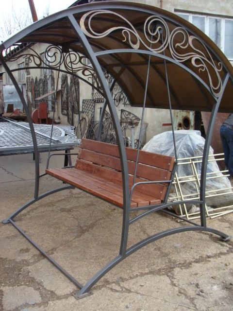 Гойдалка садова. Гойдалка кована. Качеля дитячий майданчик