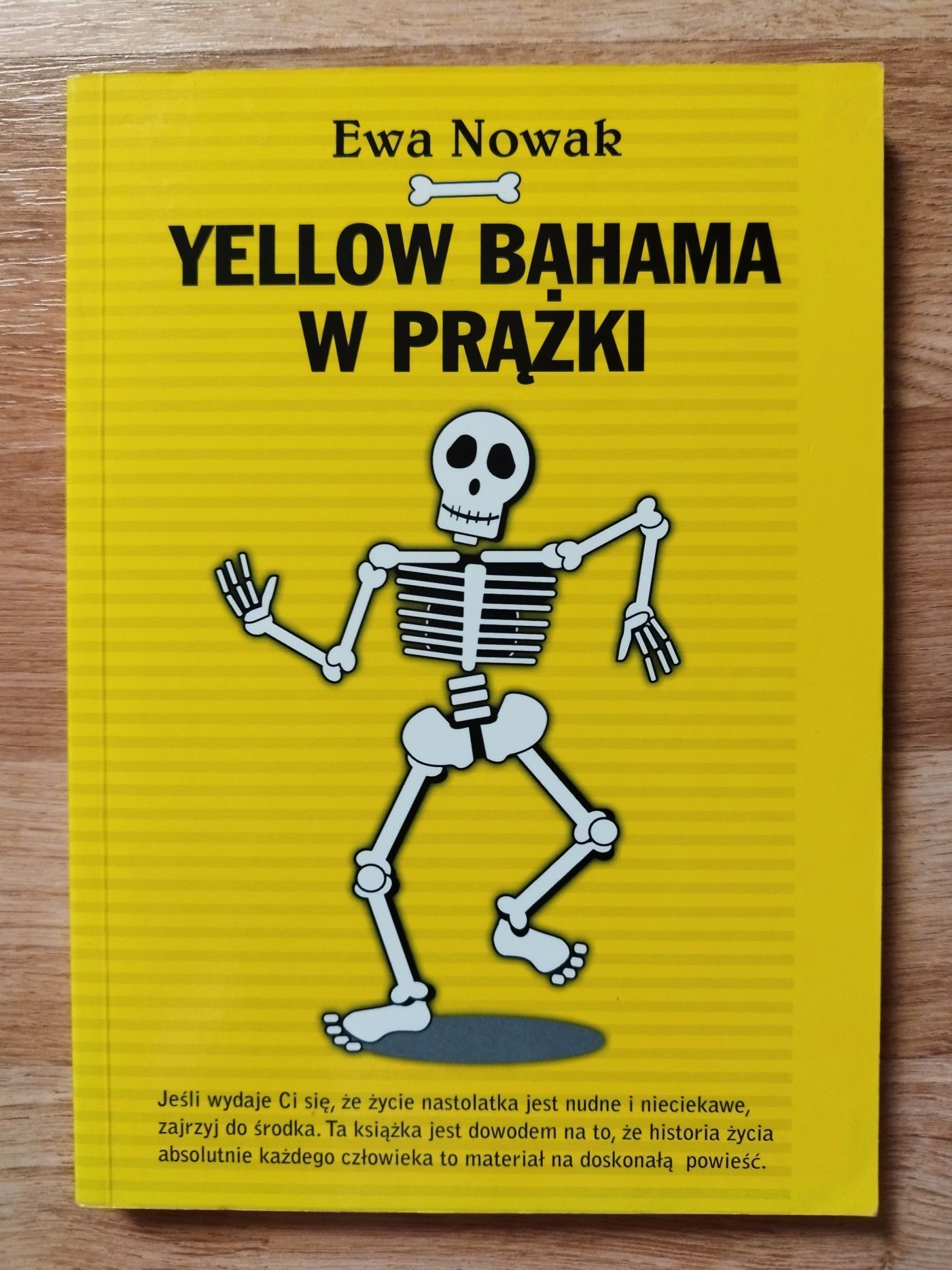 Yellow Bahama w prążki, Ewa Nowak Wydawnictwo Czarna Owca