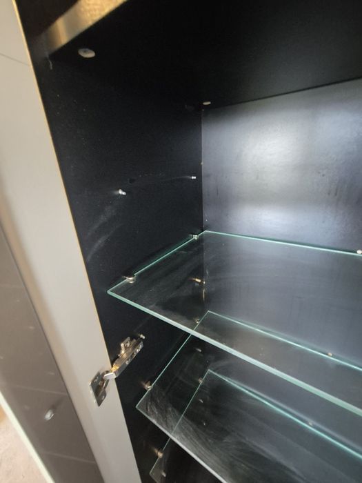 Witryna drewno szkło