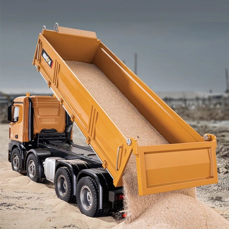 Camião RC basculante 8x4 Huina 1536 4 eixos 12 canais 2,4Ghz