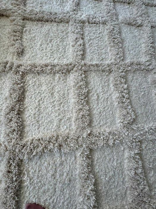 Duzy dywan kremowy do salonu 160x230