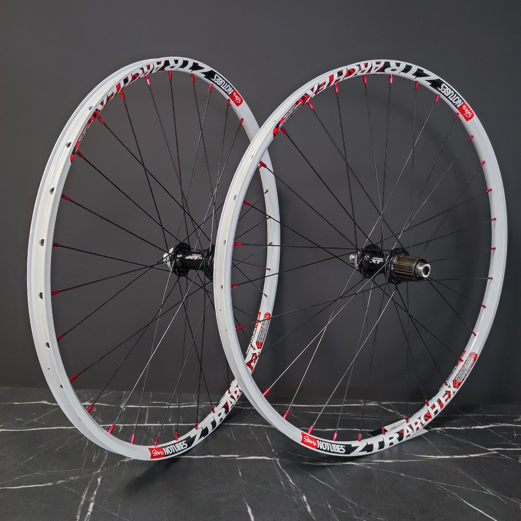 Koła ZTR Arch EX 26 białe Shimano XT 15x100 12x142 D-Light NOWE