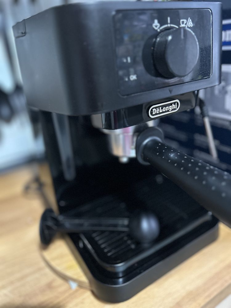 Ekspres kolbowy DeLonghi EC230.BK 1100W 15 bar Automatyczne wyłączanie