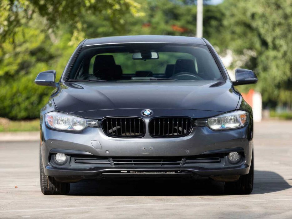 BMW 3 Series 320i      2016