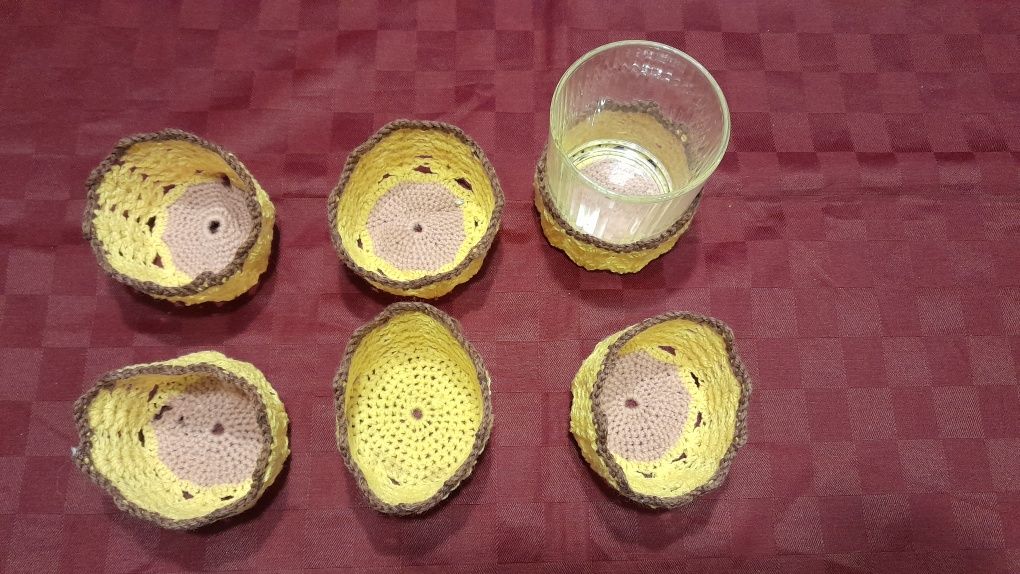 Ponad 50- letnie Koszyczki szydelkowe na szklanki 6 szt+2 podstawki, v