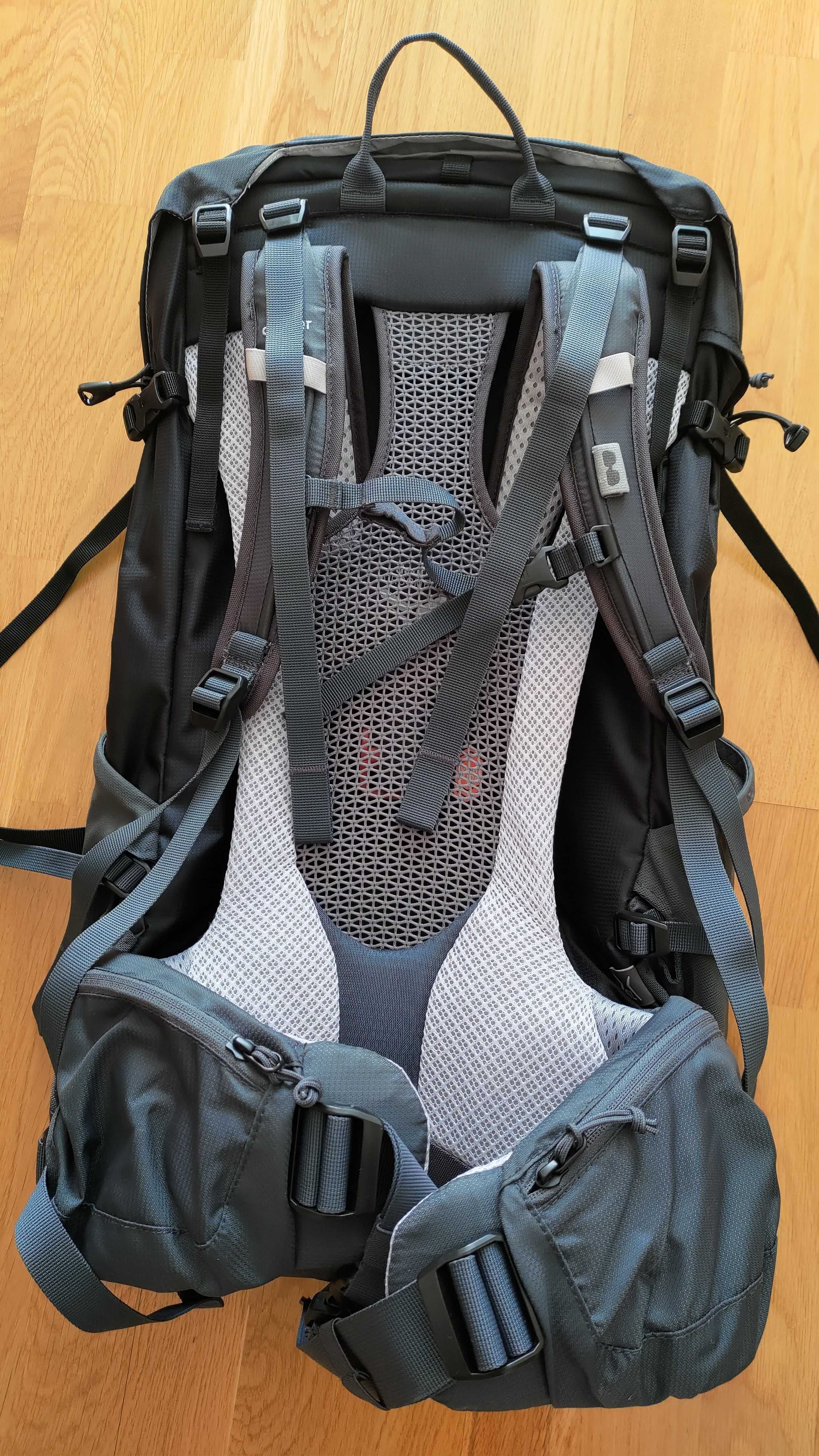 Sprzedam Plecak trekkingowy Deuter Futura Air Trek 45 + 10 SL - Nowy