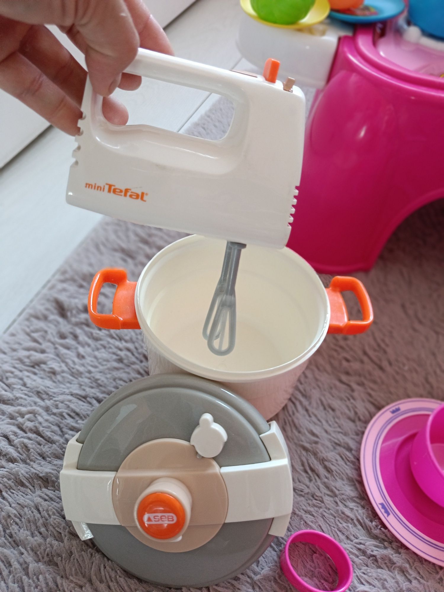Mini kuchnia taboret dla dzieci Tobi Toys + zestaw do kawy
Model – T