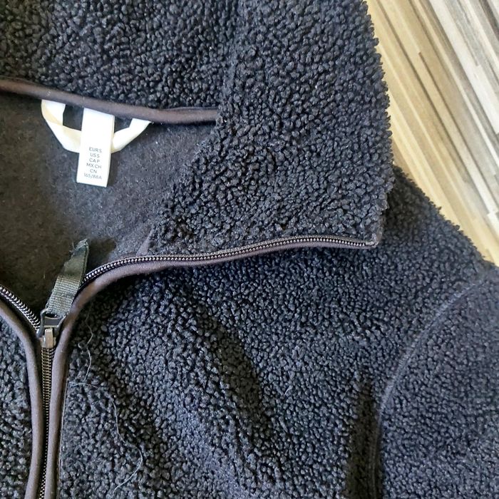 Czarna kurteczka  baranek,M.