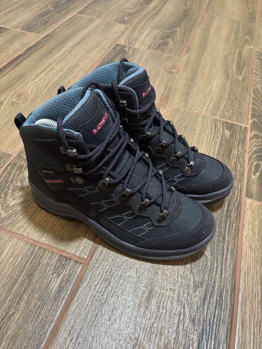 Ботинки Lowa жіночі